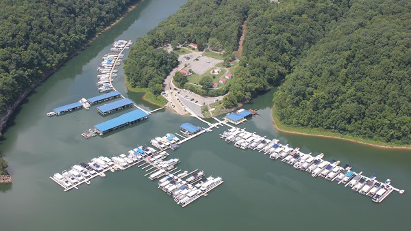 Fishlipz Resort and Grill at Pates Ford Marina LLC